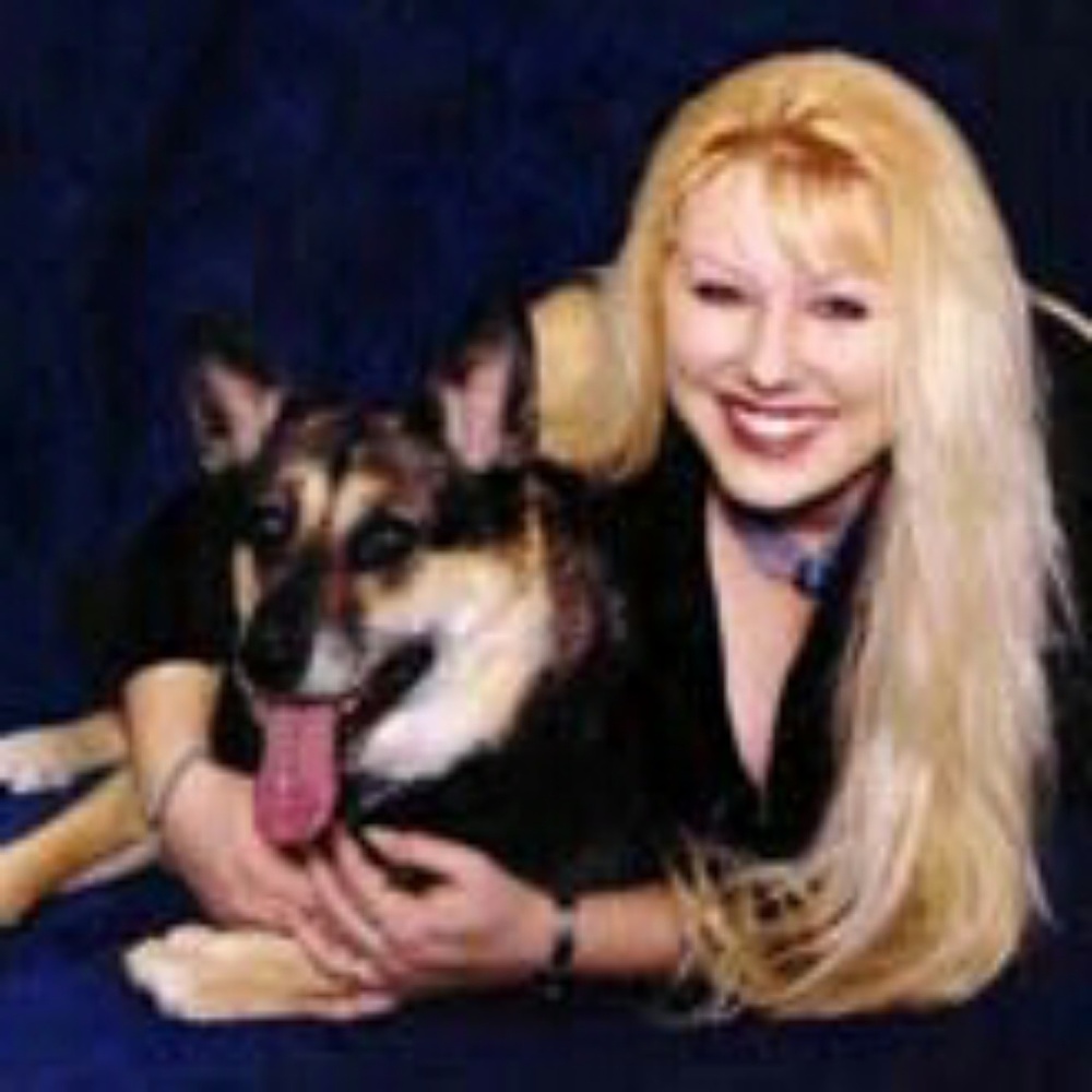 Meet your Posher, Lora